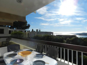 Appartement T3 avec parking et vue mer à Bormes-les-Mimosas - FR-1-251-712